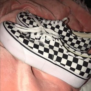 Women’s Size 8 Platform checkered Vans